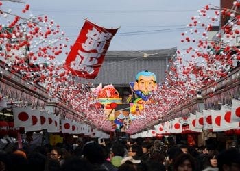 Tokio: 21-latek wjechał w tłum świętujący nadejście Nowego Roku. Chciał dokonać zamachu