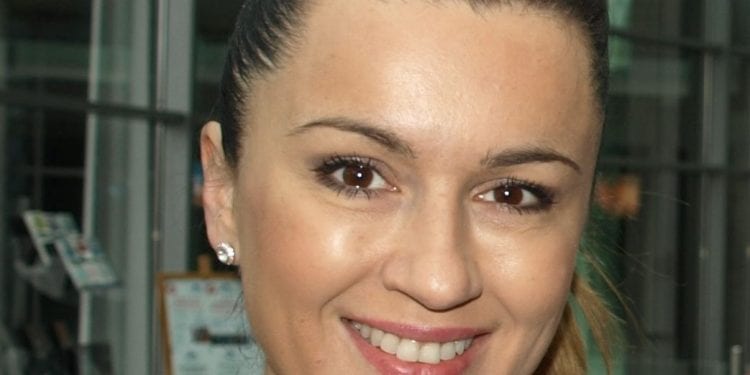 Beata Tadla na proteście przed siedzibą TVP