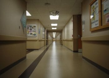 „Mój teść czeka 9 godzin”. Dziennikarz wściekły na polską służbę zdrowia