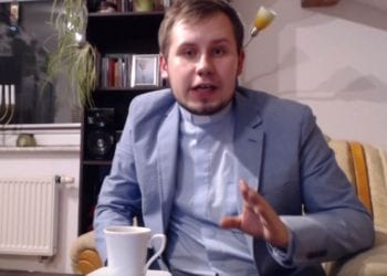 Katolicki ksiądz przerażony śmiercią Adamowicza. „Kraj stał się psychiatrykiem”