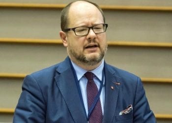 Atak na Adamowicza. Internauci proszą o modlitwę