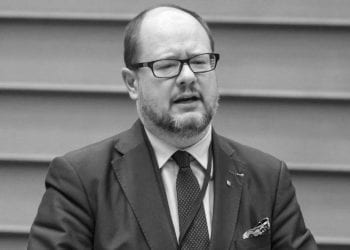 Wzruszające sceny w Gdańsku. Mieszkańcy upamiętnili Pawła Adamowicza