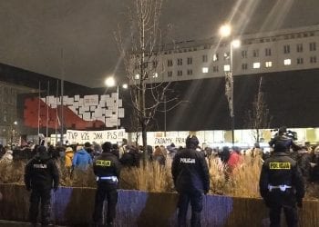 Protest przed siedzibą TVP. To efekt materiału „Wiadomości”