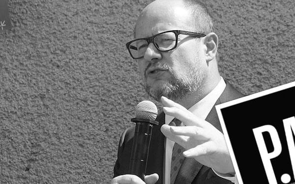 Internauci zachwyceni okładką polskiego dziennika. Poświęcona jest Pawłowi Adamowiczowi [FOTO]