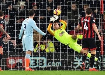 Boruc opublikował wiadomość od kibica. „Mogłem wygrać 15 tys. euro pie***y idioto”