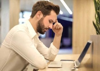 90 proc. pracowników biurowych jest sfrustrowanych swoją pracą. Alarmujące wyniki badania