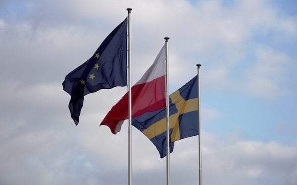 Coraz więcej Polaków chce wyjścia z Unii Europejskiej? Sondaż nie pozostawia wątpliwości