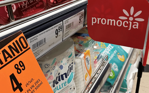 Polaków łatwo namówić na promocje. Wystarczy mała sugestia, nawet obcej osoby