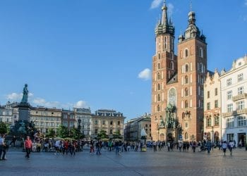 „The Sound of Silence” z Wieży Mariackiej. Kraków pożegnał Pawła Adamowicza [WIDEO]