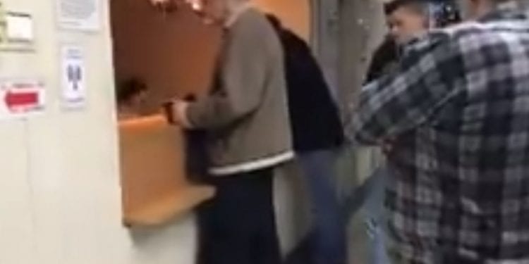 Mieszkańcy Gdańska masowo oddają krew dla Adamowicza