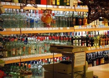 Włamał się do sklepu po alkohol. Miał 6 promili