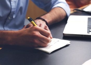 Powrót na rynek pracy również problemem młodych ludzi