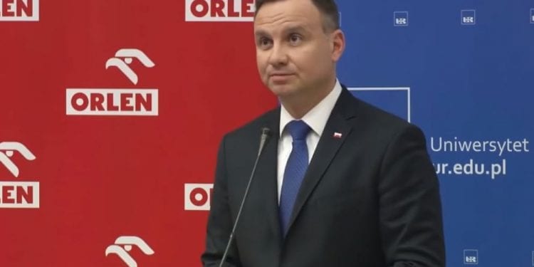 Sondaż prezydencki. Duda z oddechem Tuska na plecach