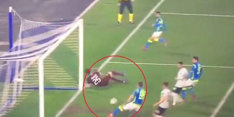 Co za pudło Milika. Polak nie trafił do pustej bramki [WIDEO]