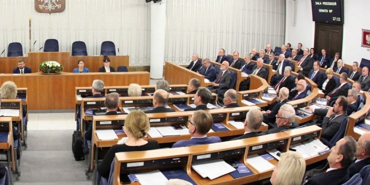 Senat przyjął uchwałę upamiętniającą Jana Olszewskiego. 22 senatorów wstrzymało się od głosu
