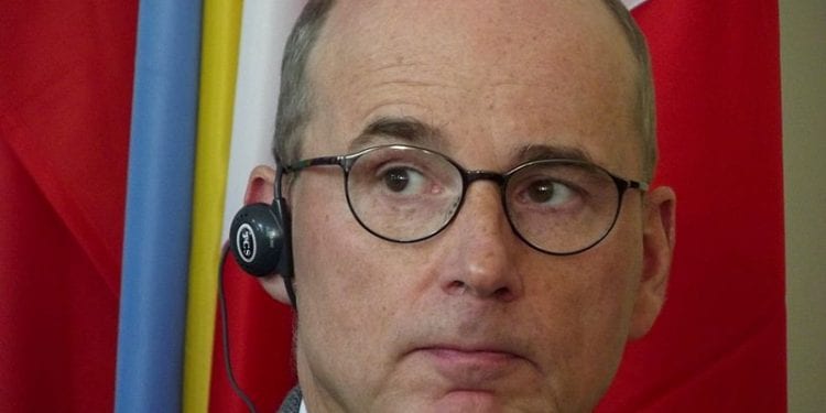 Ujawniono nieznany list Rokity do Geremka. „Metodyczne niszczenie archiwów MSW”