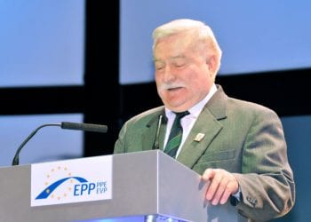 Oburzające wpisy Wałęsy podczas pogrzebu Olszewskiego