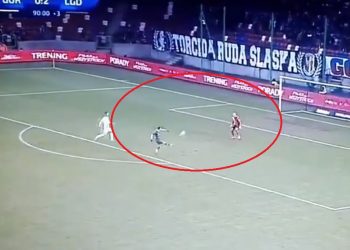 Jak on to zrobił? Konrad Michalak i jego fatalne pudło [WIDEO]