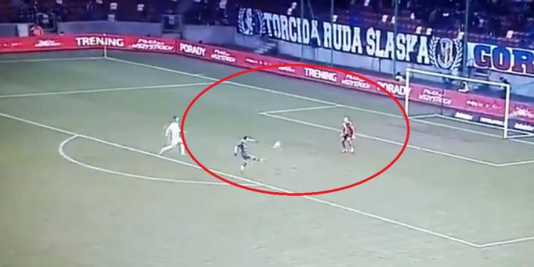 Jak on to zrobił? Konrad Michalak i jego fatalne pudło [WIDEO]