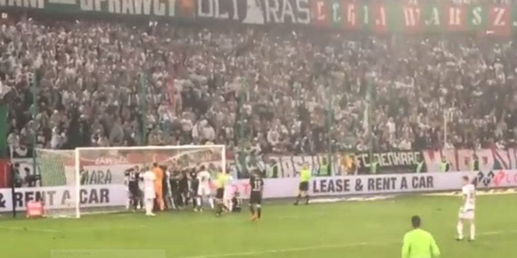 Awantura w meczu Legia-Cracovia! [WIDEO]