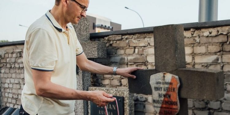 Mateusz Morawiecki nie jedzie do Izraela. Jest komentarz Dworczyka