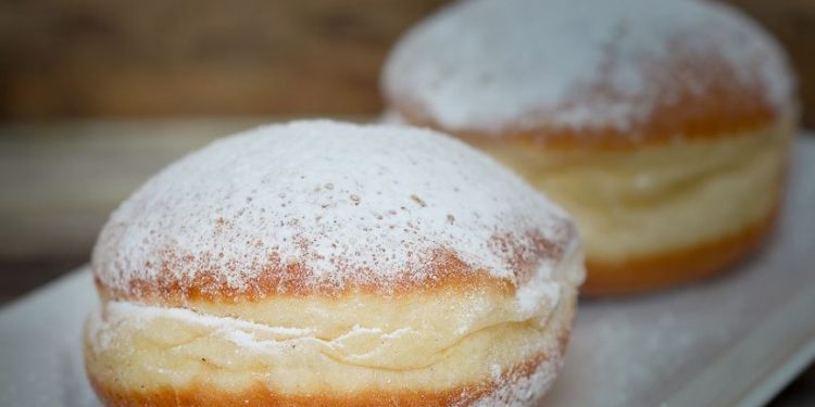 Tłusty Czwartek. Czym popijać pączki?