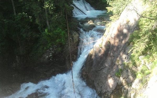 Tragedia na trasie do Morskiego Oka. Ciało mężczyzny wyłowione przy Wodogrzmotach Mickiewicza