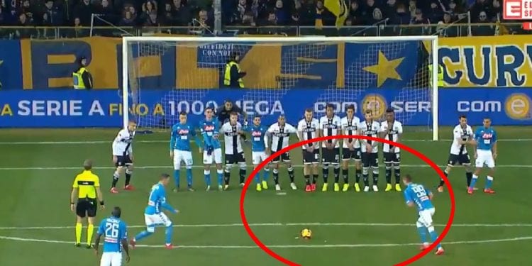 Dwie bramki Milika! Przy wolnym zaskoczył wszystkich [WIDEO]