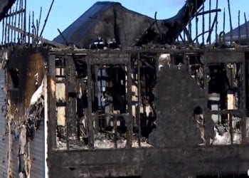 Tragiczny pożar domu. Zginęło siedmioro dzieci, ich rodzice walczą o życie [FOTO+WIDEO]