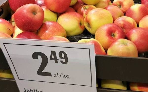 Sklepy rekordowo promują jabłka. Ale nie ma to żadnego przełożenia na ceny