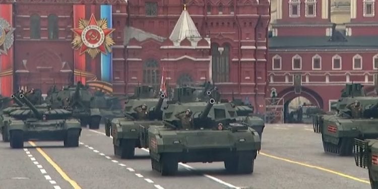 Rosja zawiesza traktat INF. Putin zapowiedział produkcję nowej broni