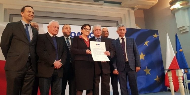 Zaskakujące wyniki sondażu. Koalicja Europejska remisuje z PiS