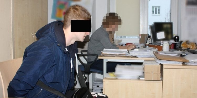 20-latek ukradł ze sklepu markową bluzę. Jego tłumaczenie rozbawiło policjantów