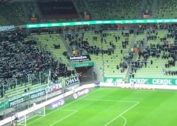 Minuta ciszy dla Adamowicza od Lechii Gdańsk. Nie wszyscy to uszanowali… [WIDEO]
