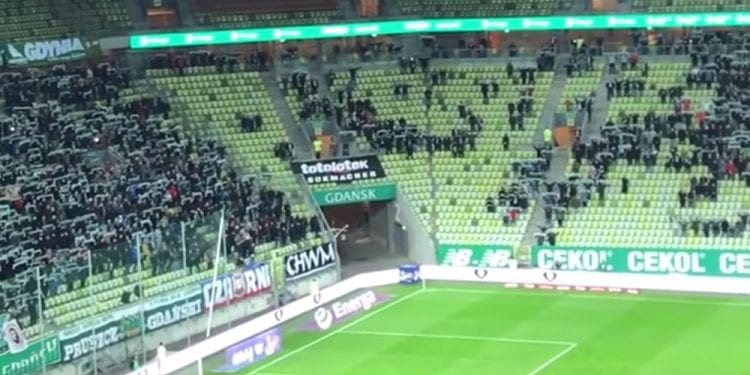 Minuta ciszy dla Adamowicza od Lechii Gdańsk. Nie wszyscy to uszanowali… [WIDEO]