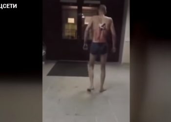 Miał nóż w plecach, ale wyszedł ze szpitala. „Musiałem zapalić”