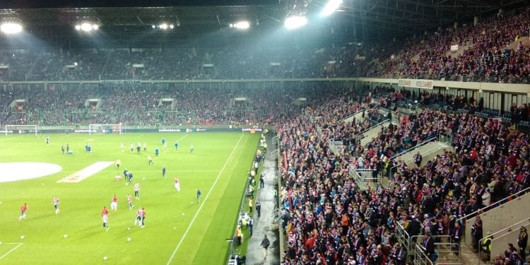 Oprawa kibiców Górnika Zabrze w meczu z Wisłą wzbudziła kontrowersje
