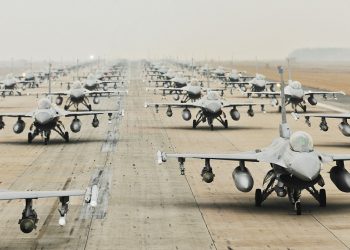 Pakistan zestrzelił indyjskie samoloty. Państwa atomowe na krawędzi wojny [WIDEO]