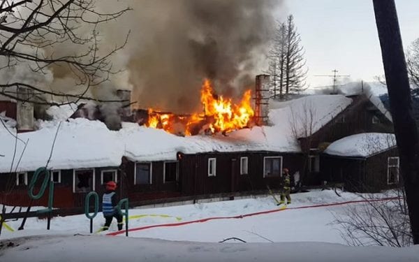 Pożar nieczynnego pensjonatu w Szklarskiej Porębie. Nie żyją cztery osoby [WIDEO]