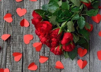 Walentynki 2019. O jakich prezentach marzymy, a jakie dostajemy? Ciekawe wyniki badania