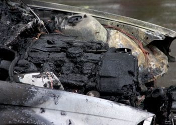 Tragiczny wypadek na drodze. Kierowca spłonął w pojeździe