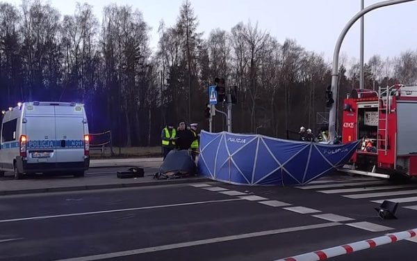 Tragiczny wypadek w Gdyni. Nie żyje trzech młodych mężczyzn [WIDEO]