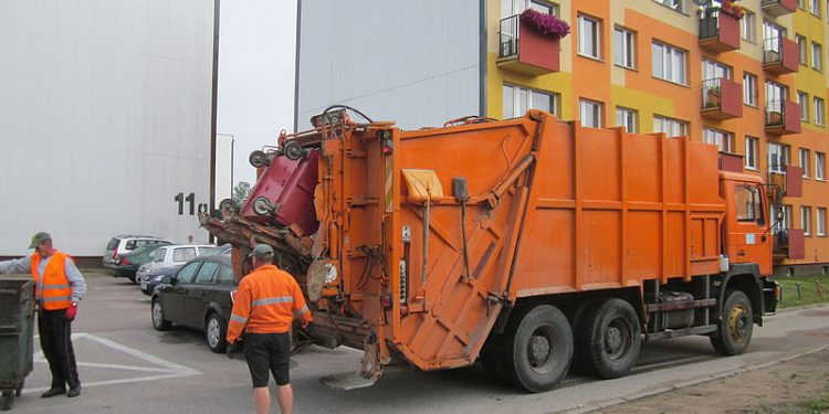 Makabryczne odkrycie w śmieciarce. Znaleziono zwłoki mężczyzny