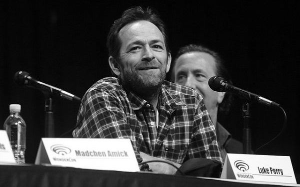 Nie żyje Luke Perry. Był gwiazdorem serialu „Beverly Hills 90210”