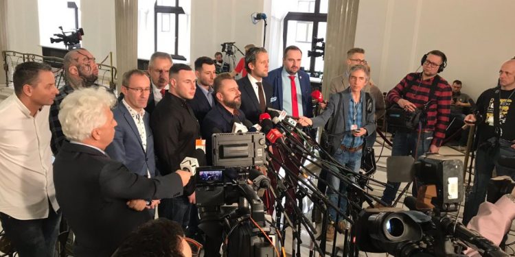 Niespodziewana konferencja w Sejmie. Pojawił się Bonus RPK i Różal [FOTO+WIDEO]