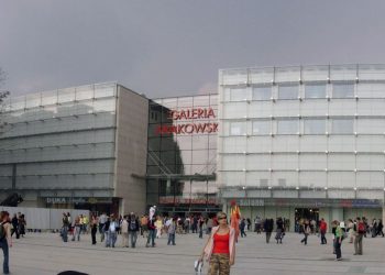 Awantura kiboli w Galerii Krakowskiej. Panika w budynku