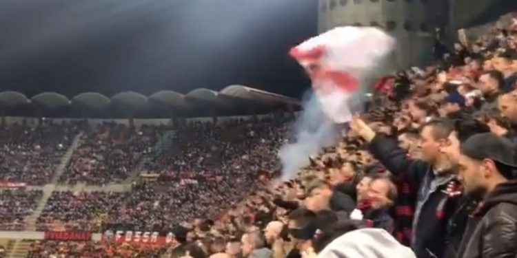 Piątek gola nie strzelił, ale kibice i tak go uwielbiają [WIDEO]