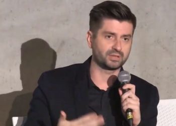 Krzysztof Śmiszek pokazał groźby od internautów