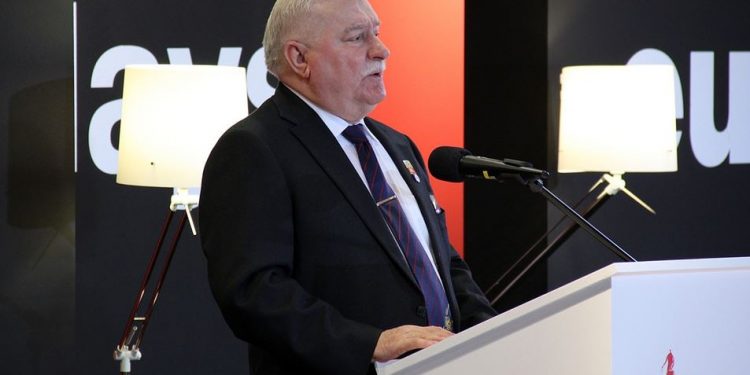 Dziwny wpis Lecha Wałęsy na Twitterze