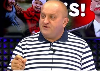 Marian Kowalski publicznie śmieje się ze swojej byłej partii